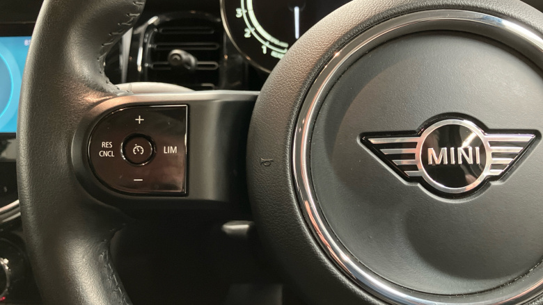 MINI Hatchback 1.5 Cooper Classic 5dr Auto Petrol Hatchback